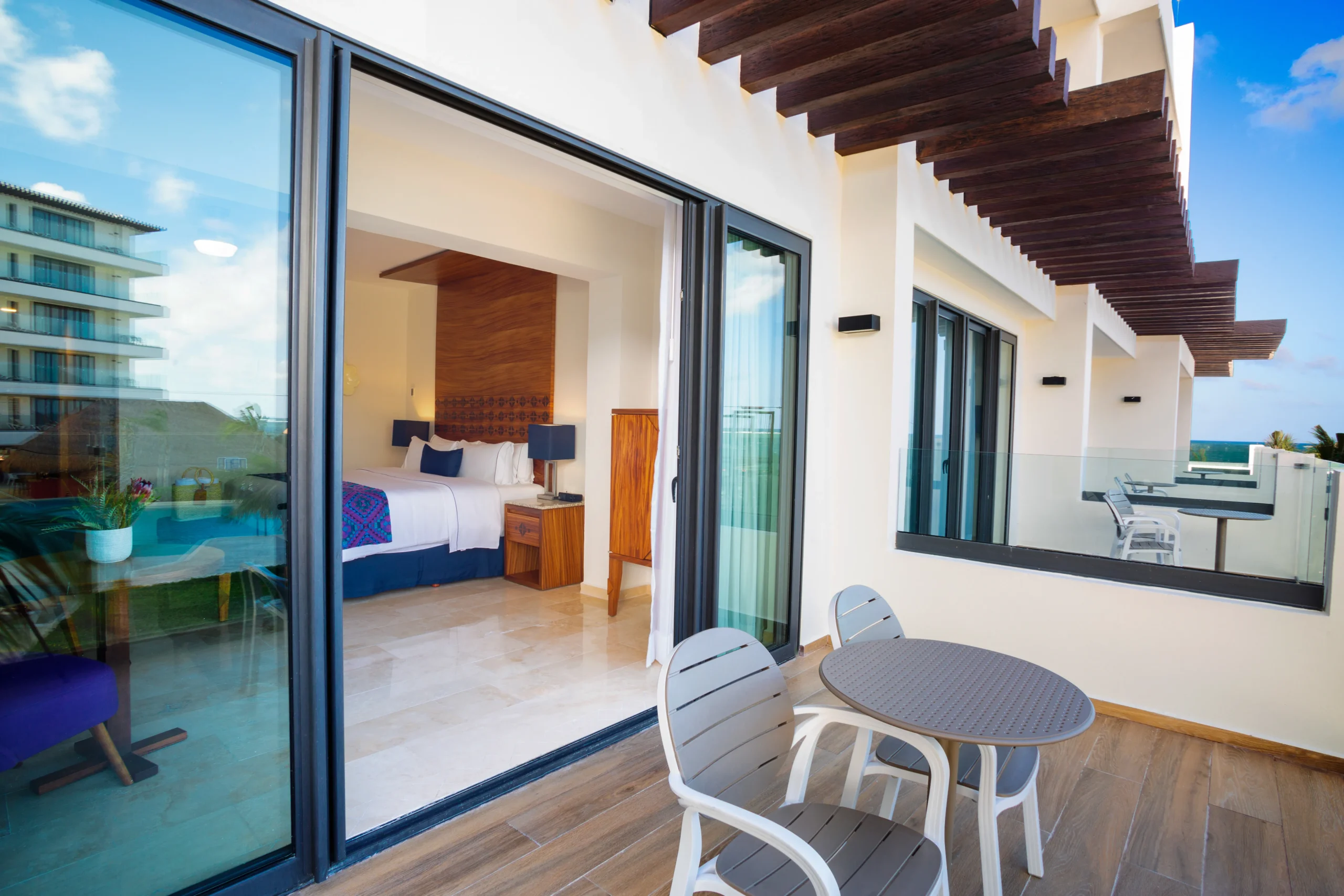 Sapphire-Room-Family5-7