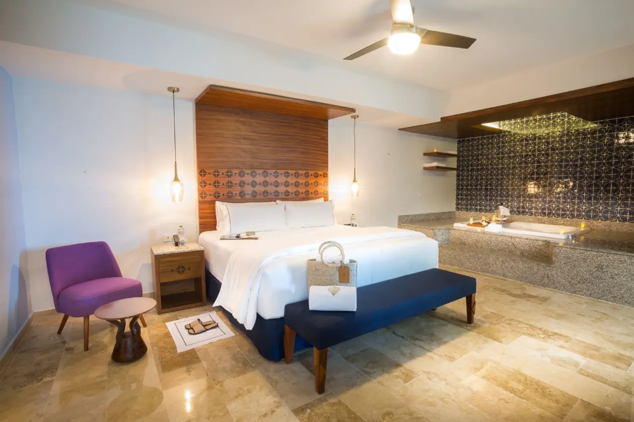 sns-room-emerald-suites-1king-6_wide_1